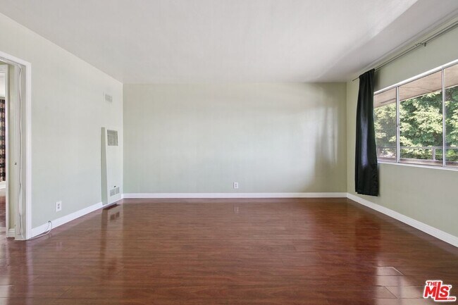 Foto del edificio - 1317 Wilcox Ave