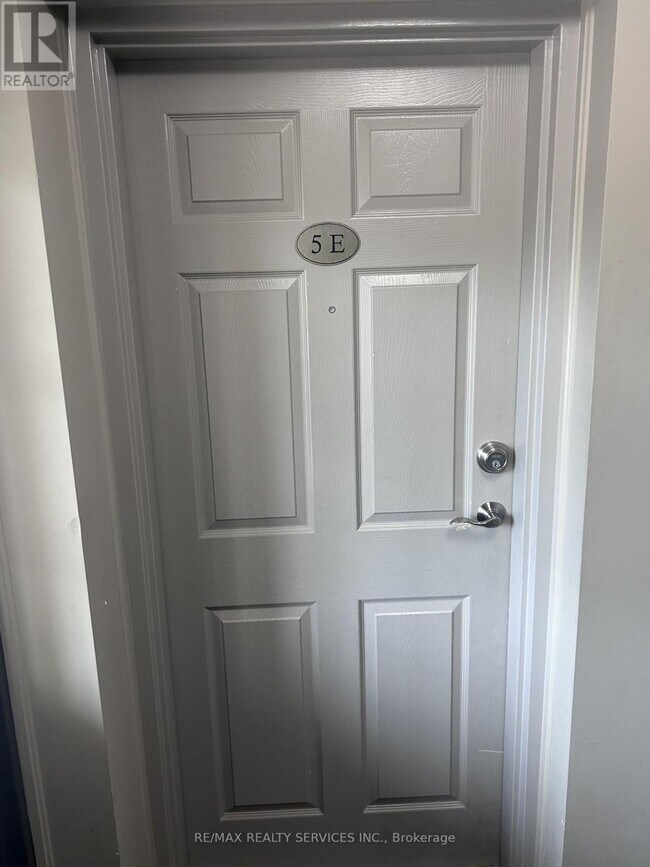 Photo du bâtiment - 1460 Highland Rd W