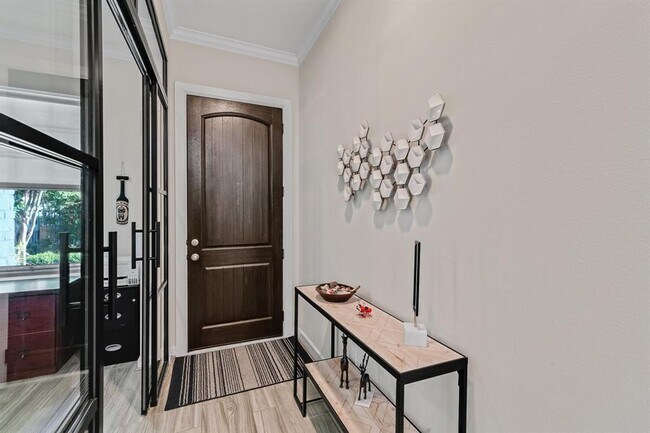 Foto del edificio - 8925 Highgate Ln