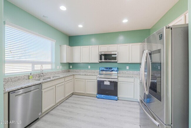 Foto del edificio - 4722 S 238th Ln