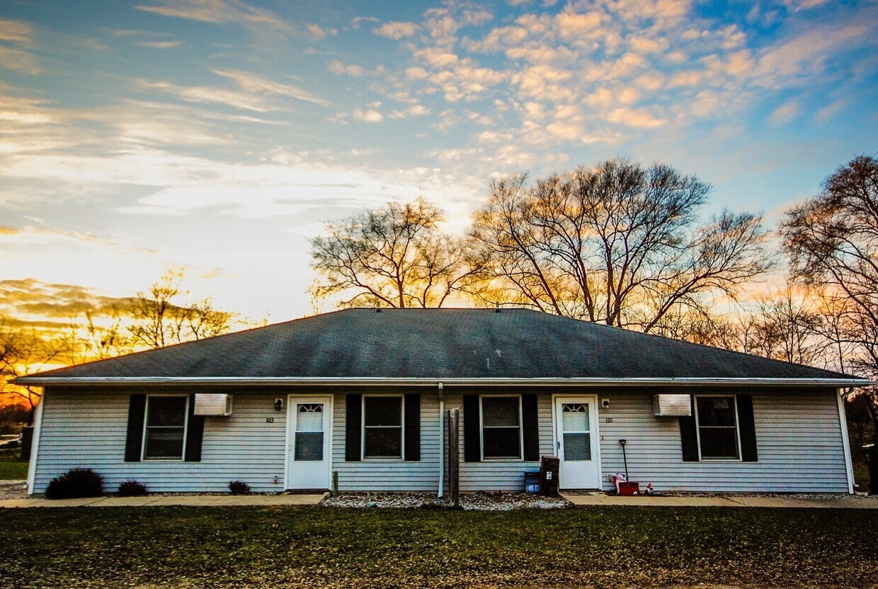 Foto principal - 105-107 South Plum