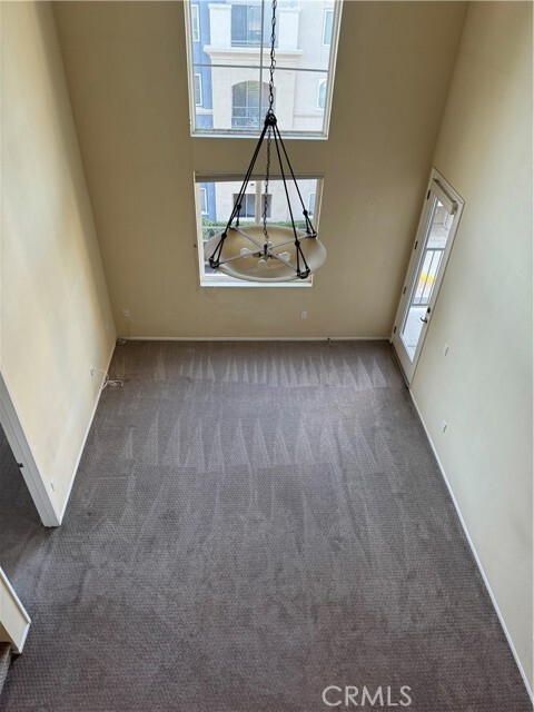 Building Photo - 2414 Scholarship