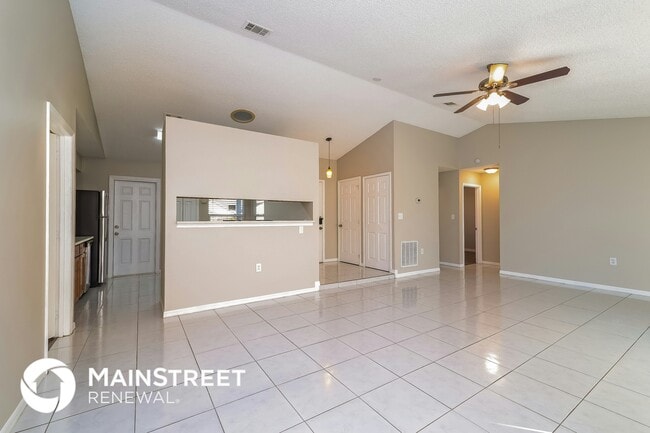 Building Photo - 657 Koala Ct