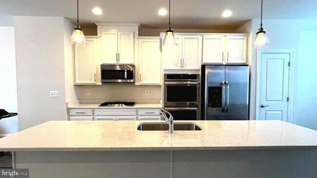 Building Photo - 15303 Linville Creek Dr