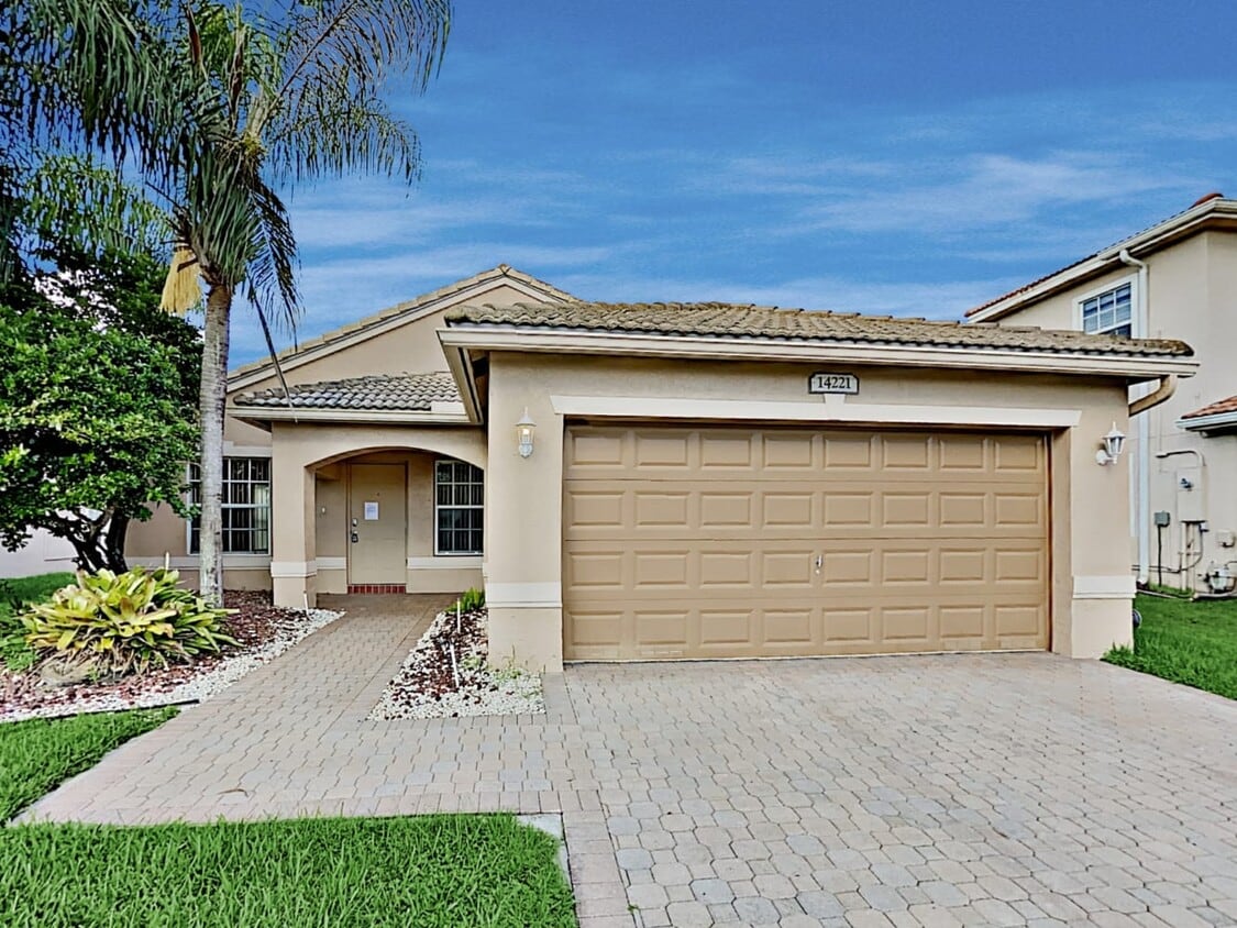 Primary Photo - 14221 NW 22nd St