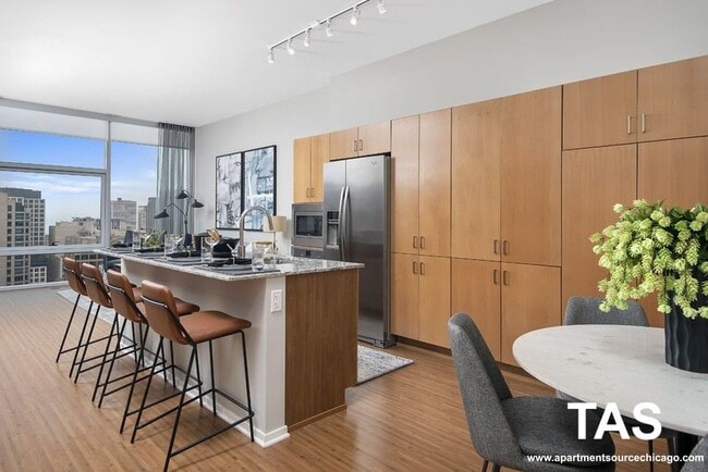 Building Photo - 200 E Illinois St