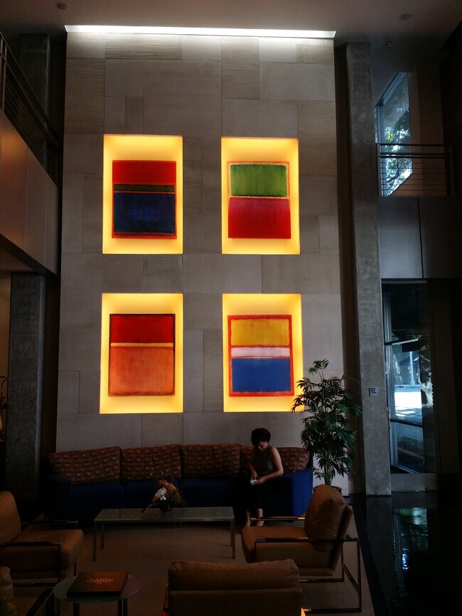 Foto del edificio - 840 E Green St