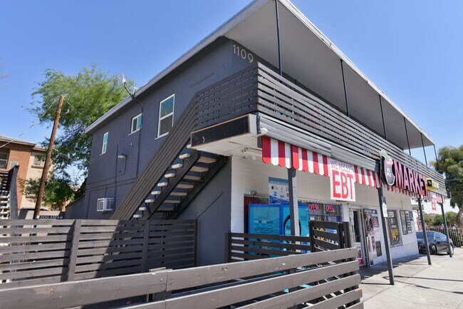 Foto del edificio - 1109 Stewart Ave