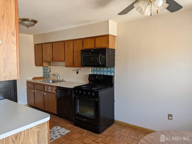 Building Photo - 1714 Raspberry Ct