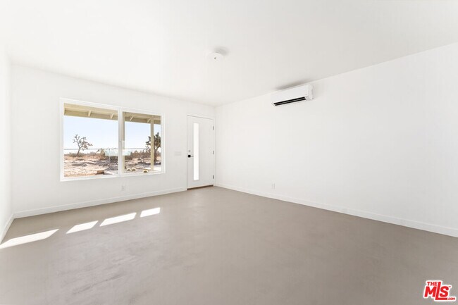 Building Photo - 1031 Sunset Mesa