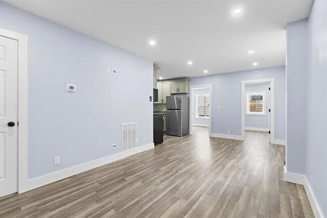 Building Photo - 392 Palisade Ave