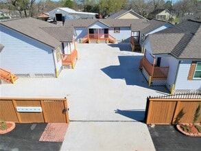 Building Photo - 6207 Conley St