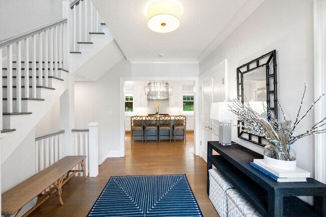 Foto del edificio - 53 Long Meadow Rd