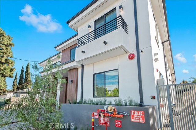 Foto del edificio - 12300 Oxnard St