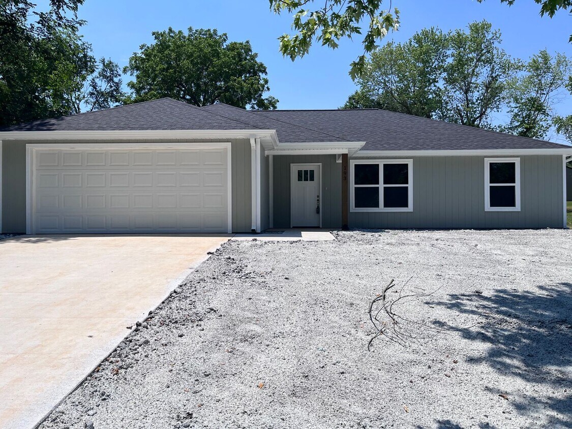 Primary Photo - Gorgeous 3bd/2bath home!