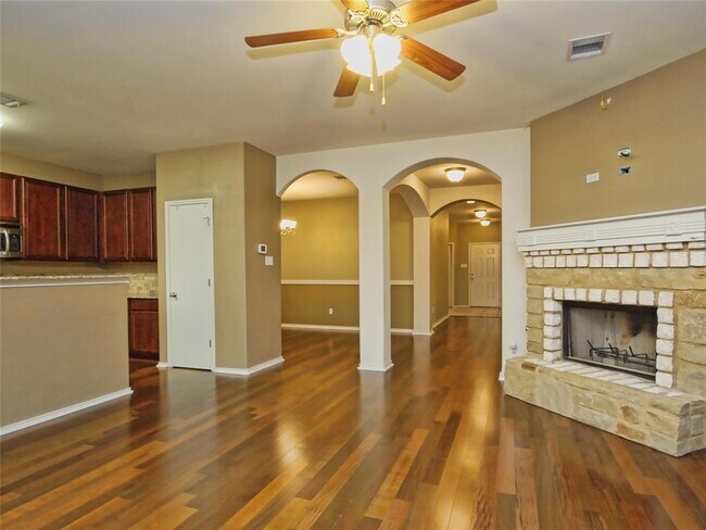 Building Photo - 1103 Enclave Way