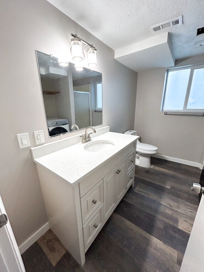 Foto del edificio - 777 N 1000 W