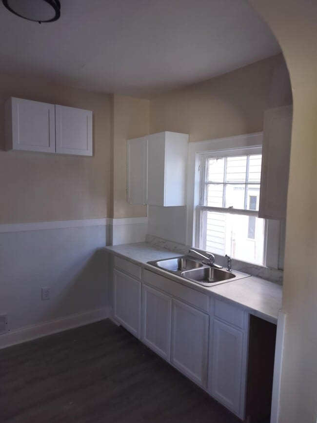 Building Photo - 1706 Grand Ave