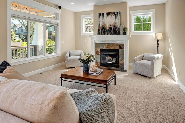 Building Photo - 4Bd/2.5Ba Kirkland Home