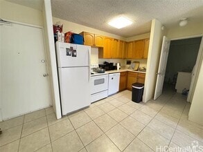 Building Photo - 2115 Ala Wai Blvd