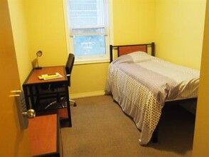 Building Photo - 251-251 Lester St