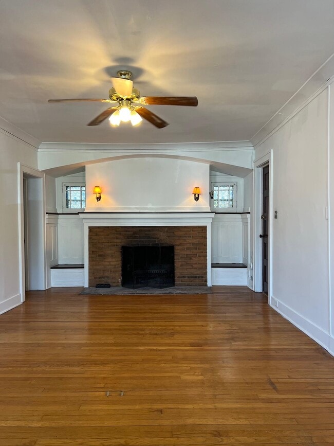 Building Photo - 31 E Gorham St