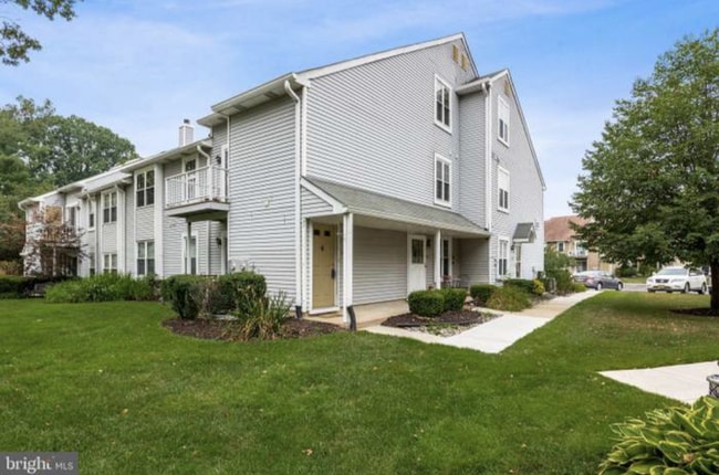 Building Photo - 204B Sedgefield Dr