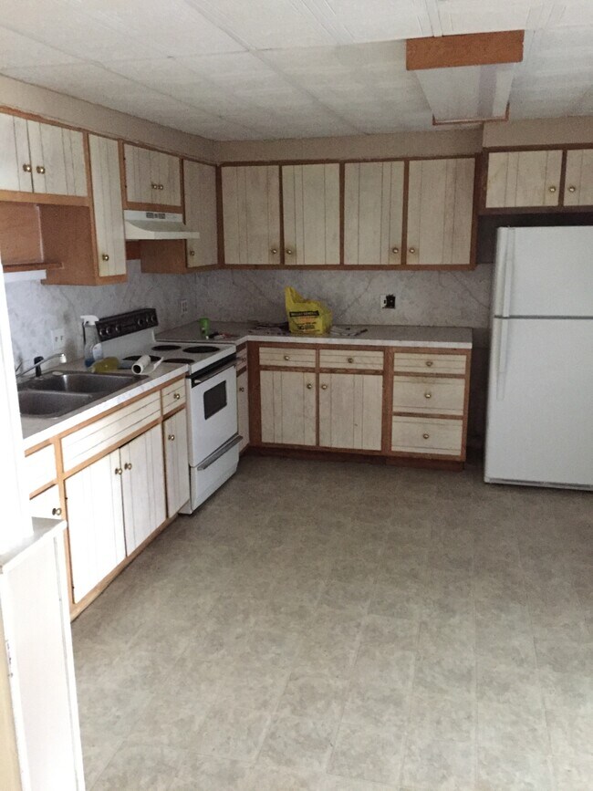 Kitchen - 69 N Main St