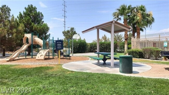 Foto del edificio - 7259 Cestrum Rd