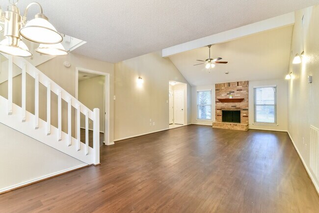 Foto del edificio - 17103 Spruce Run Dr