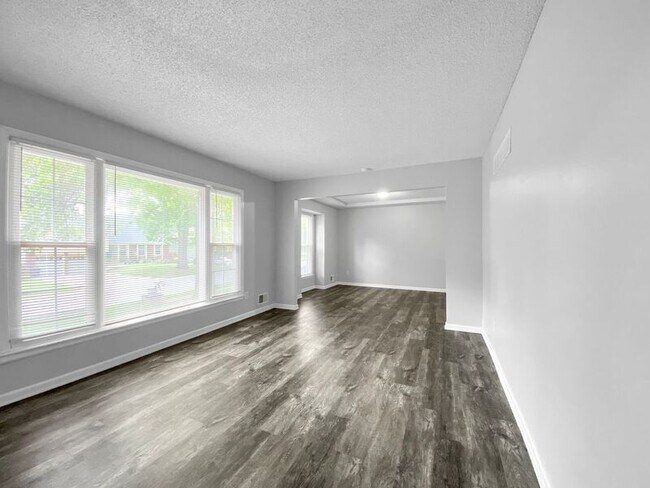 Building Photo - 1410 SW 8 Terrace