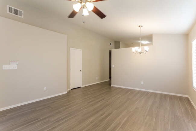 Building Photo - 3105 Macaroon Way