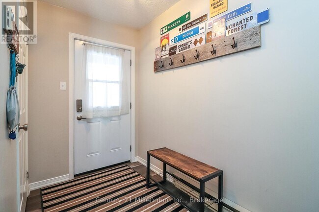 Building Photo - 360-360 Mariners Way