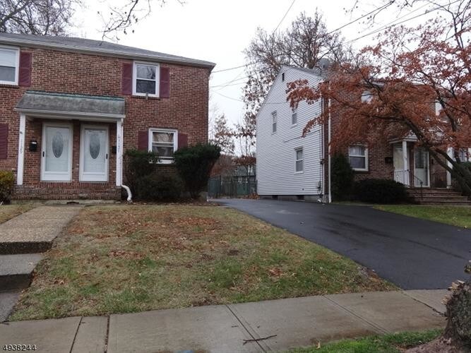 Primary Photo - 1131 S Ave W
