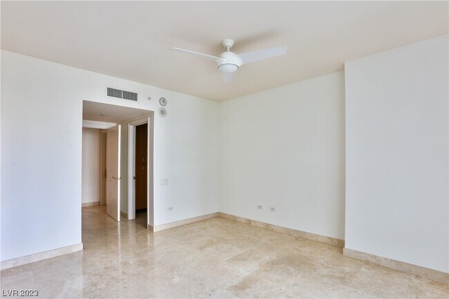 Building Photo - 2877 Paradise Rd