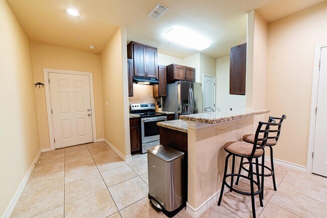 Building Photo - 5814 Montevista Dr