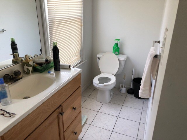 Building Photo - 104 Nash St