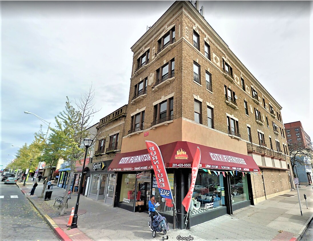 Primary Photo - 320 Central Ave
