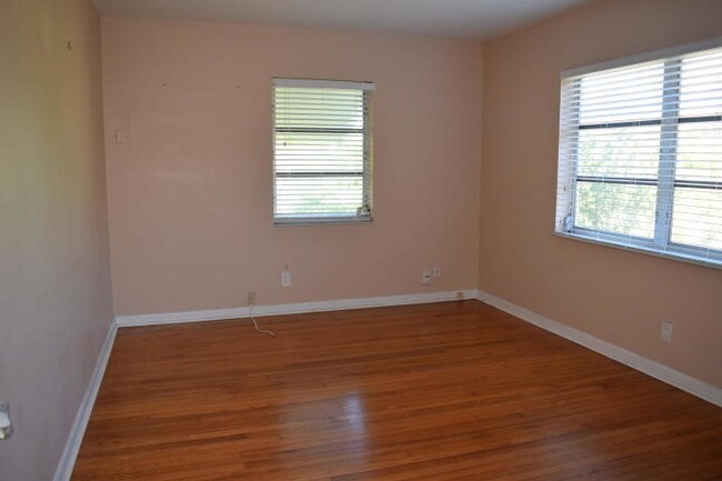 Foto del edificio - 631 Allen Ave