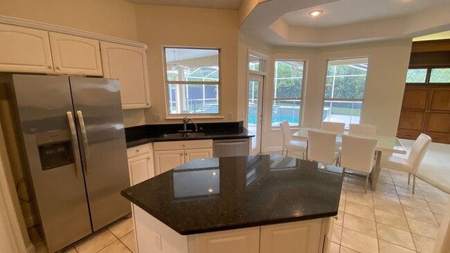 Foto del edificio - Available for Rent December 2025! Upscale 6 Bed/4 Bath Single Family Pool Home in Maitland!