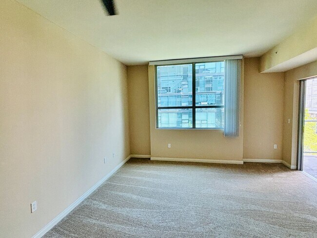 Building Photo - 253 Tenth Ave