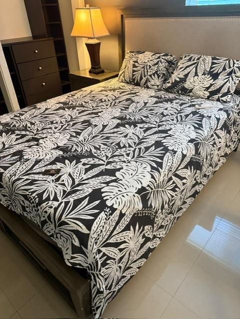 Building Photo - 2030 NE 185th Terrace