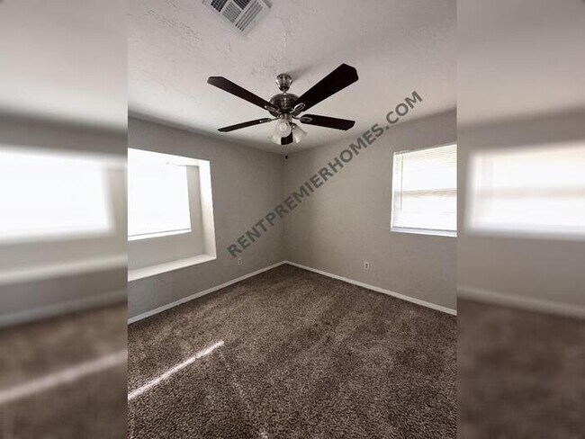Building Photo - 305 W Campbell Drive Midwest City, OK 73110