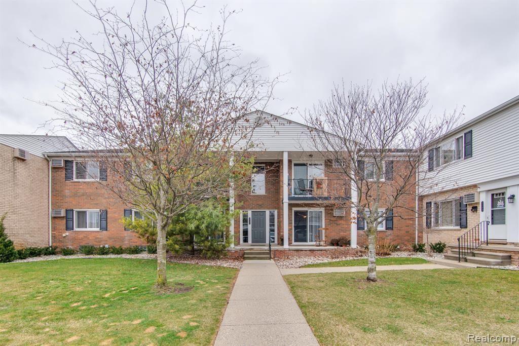 Primary Photo - 1121 W Tienken Rd