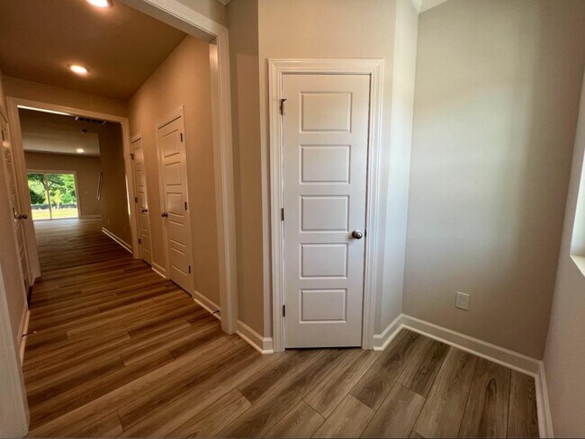 Building Photo - 131 Callen Dr