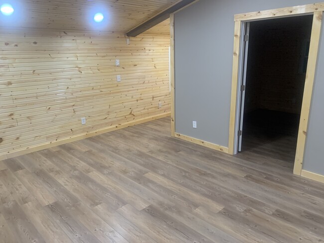 Entry Way/Bedroom Door - 347 S Pike St
