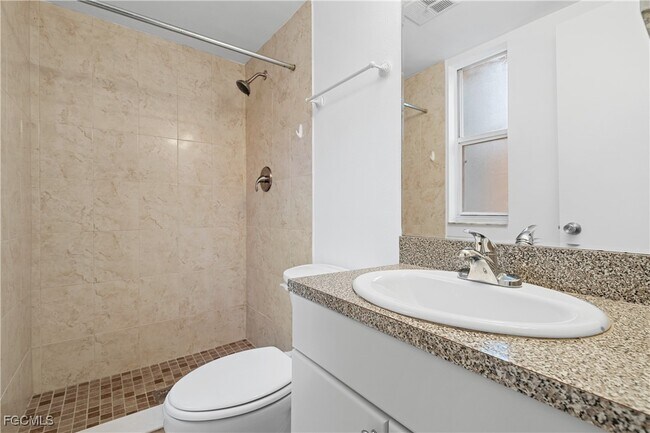Foto del edificio - 12658 Kenwood Ln