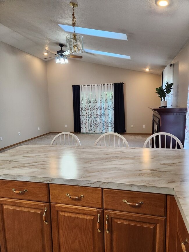 Building Photo - Charming 3 Bedroom 2 Bath House