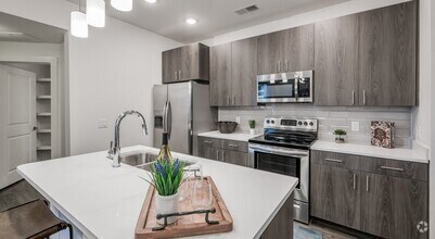 Building Photo - 9090 Creekside Forest Dr