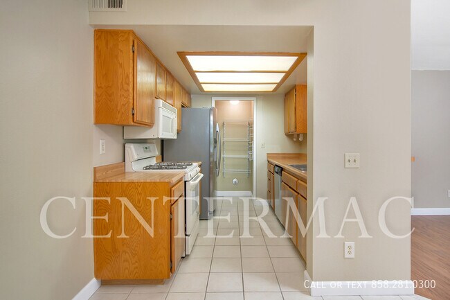 Building Photo - 9322 Twin Trails Dr